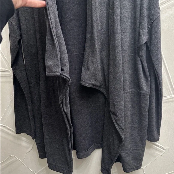 Calvin Klein cardigan - Picture 3 of 4